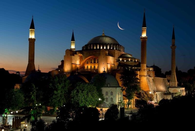 Image of Hagia Sophia at night