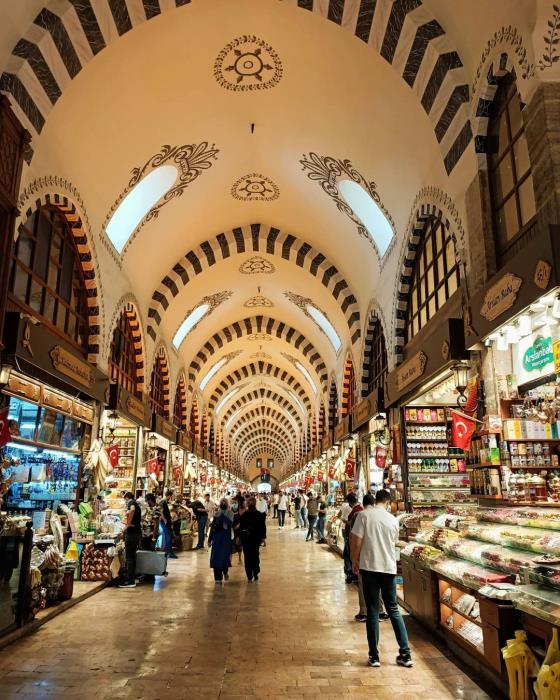 People shopping at the Grand Bazaar