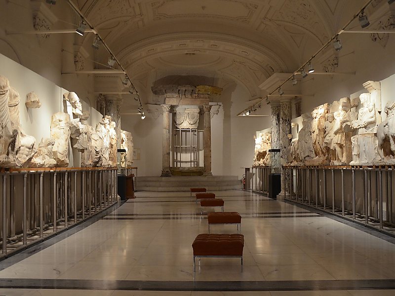 Image of statues and artefacts at Ephesus Museum
